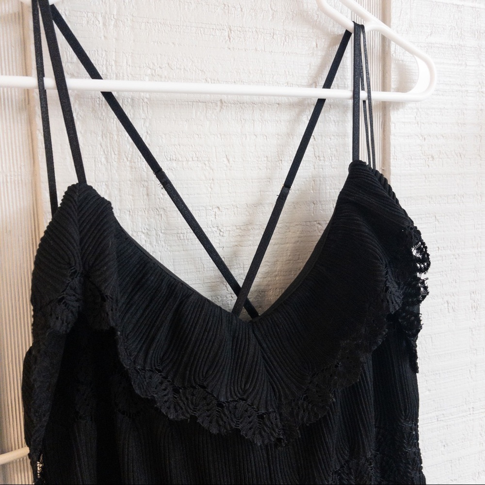 GUESS Vita Mixed-Lace Ruffled Romper - Picture 2 of 8